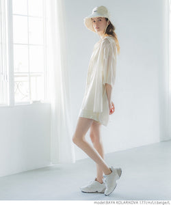 Lightweight mid sleeve button top