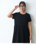 一件女士浮雕處理，切換一件收集的耀斑短袖較長的郵件服務