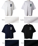 T-shirt perkataan lelaki yang besar